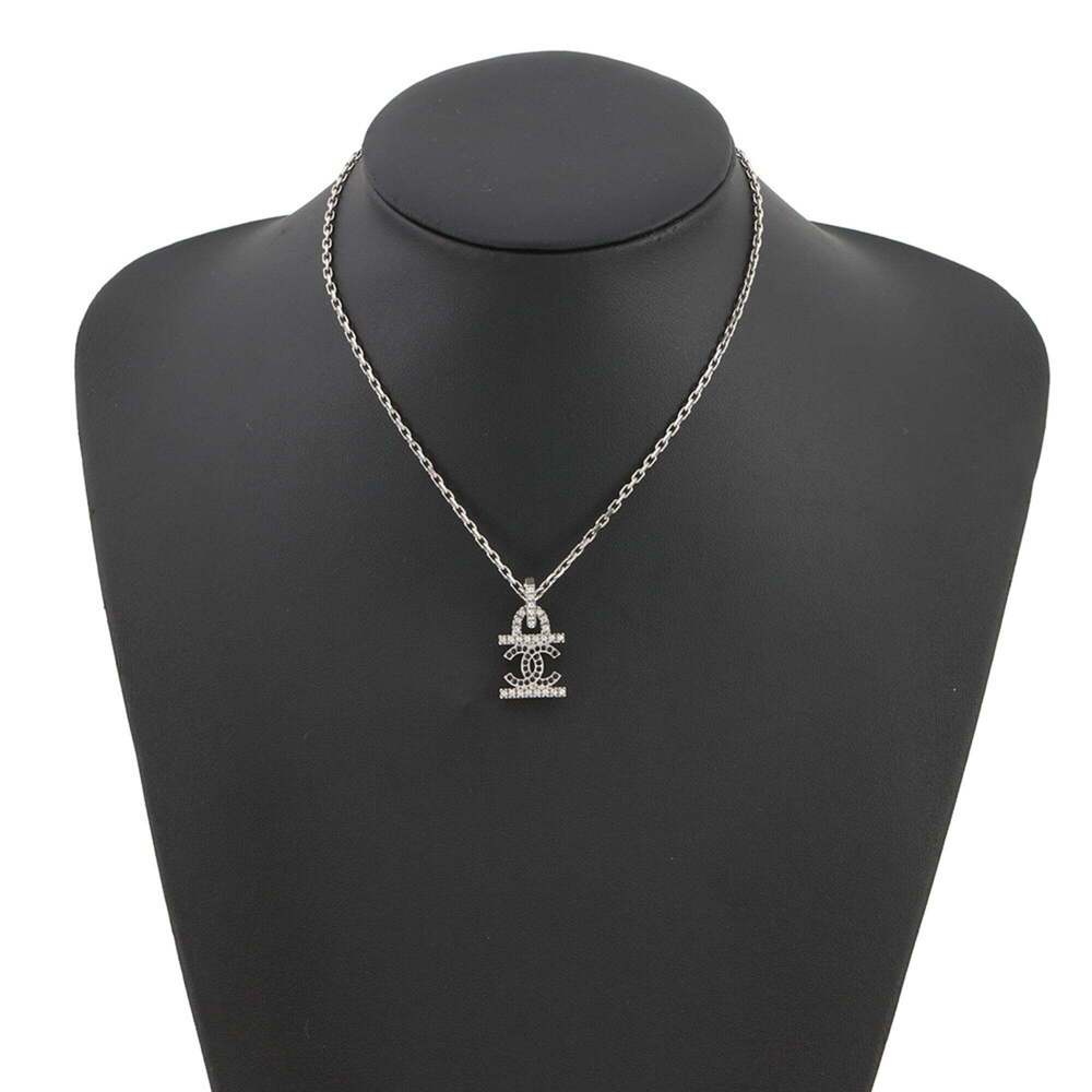 CHANEL Pearl Logo Necklace - Picture 4 of 10